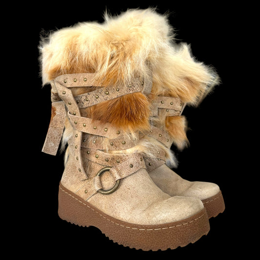 Fur boots